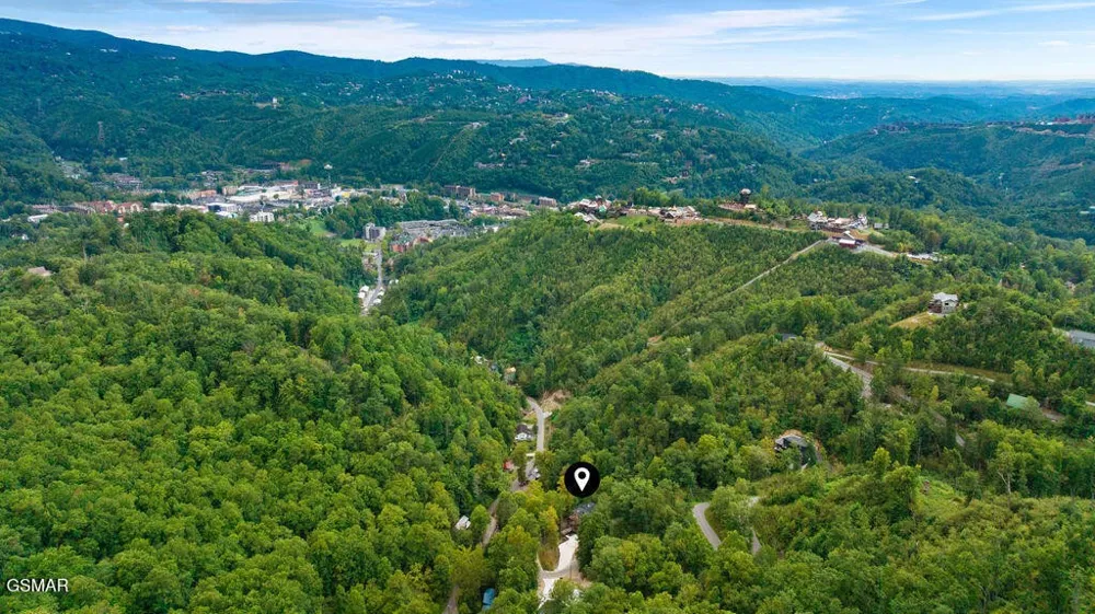 752 Loop Road Gatlinburg, TN 37738