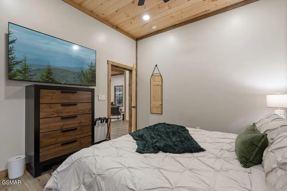 752 Loop Road Gatlinburg, TN 37738