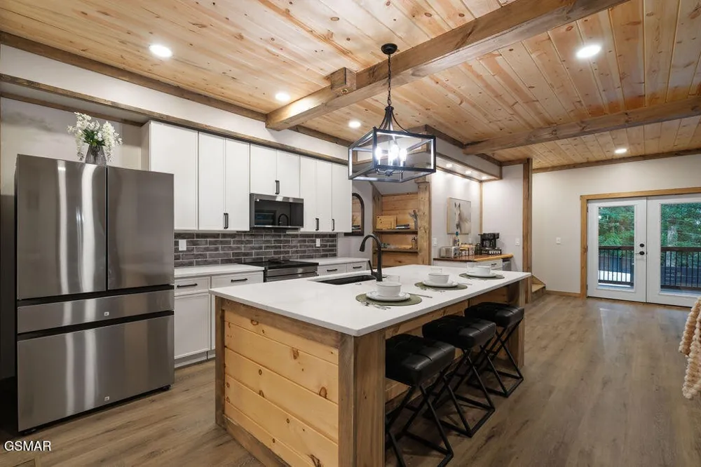 752 Loop Road Gatlinburg, TN 37738