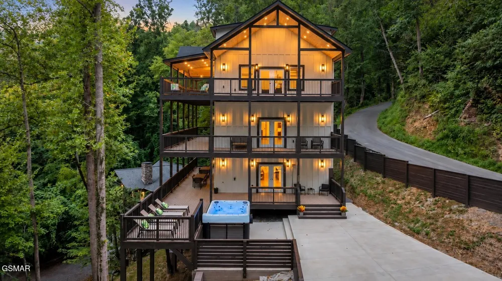 752 Loop Road Gatlinburg, TN 37738