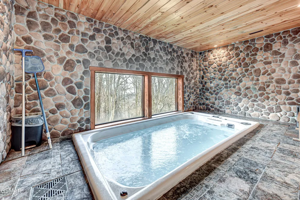 1253 Bear Cub Way Gatlinburg, TN 37738