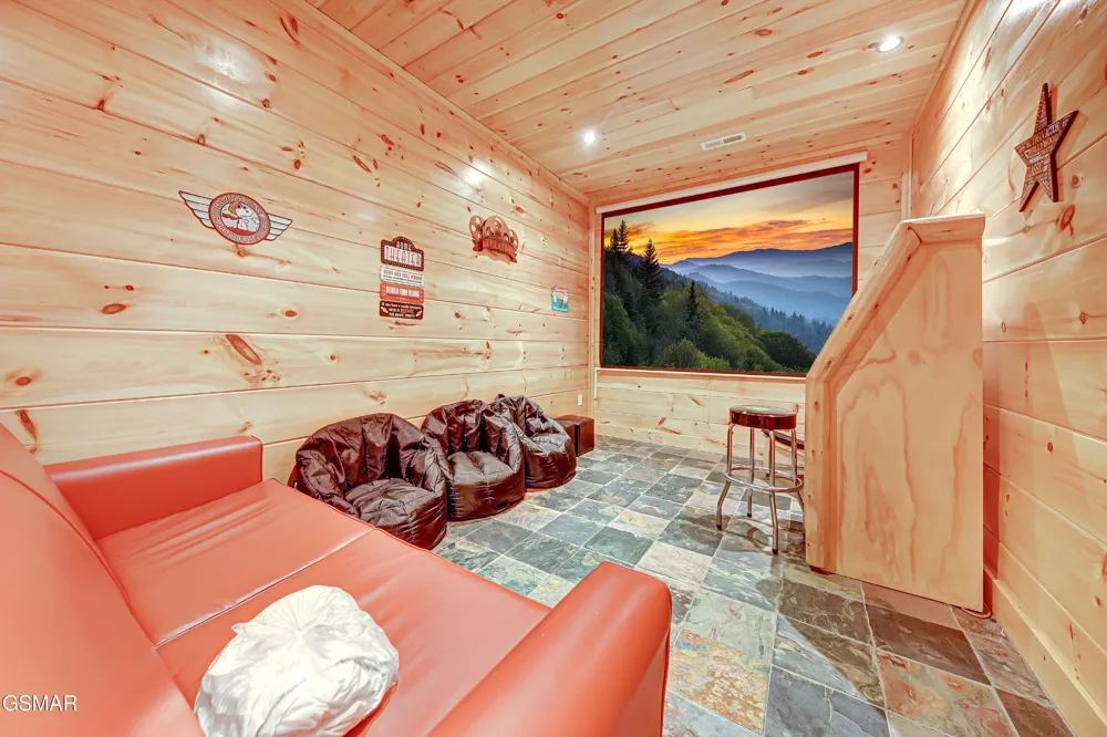 1253 Bear Cub Way Gatlinburg, TN 37738
