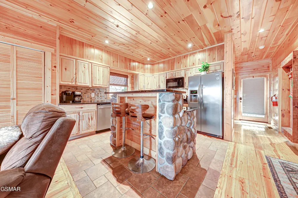 1253 Bear Cub Way Gatlinburg, TN 37738