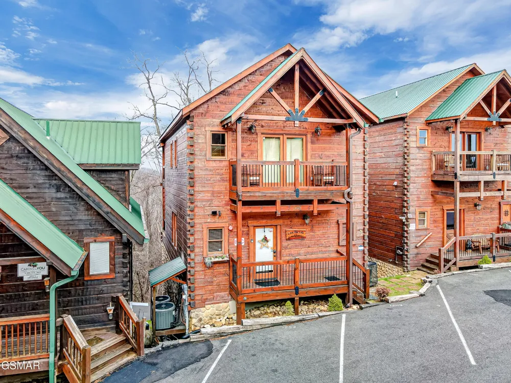 1253 Bear Cub Way Gatlinburg, TN 37738