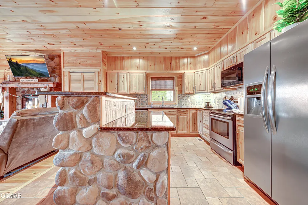 1253 Bear Cub Way Gatlinburg, TN 37738