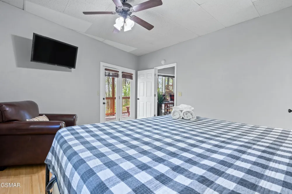 913 Echo Place Gatlinburg, TN 37738