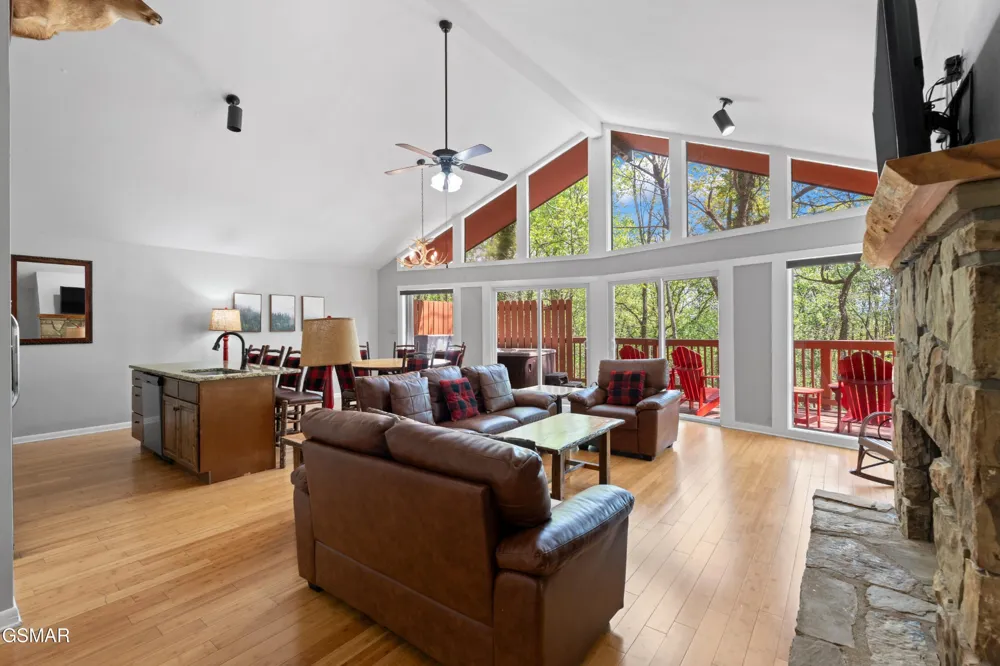 913 Echo Place Gatlinburg, TN 37738
