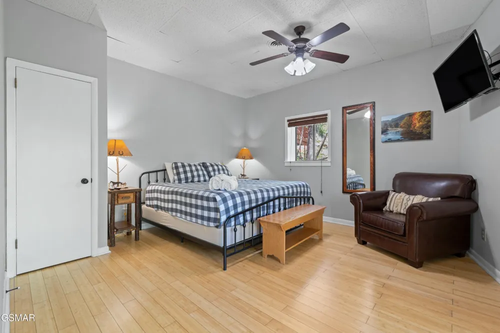 913 Echo Place Gatlinburg, TN 37738
