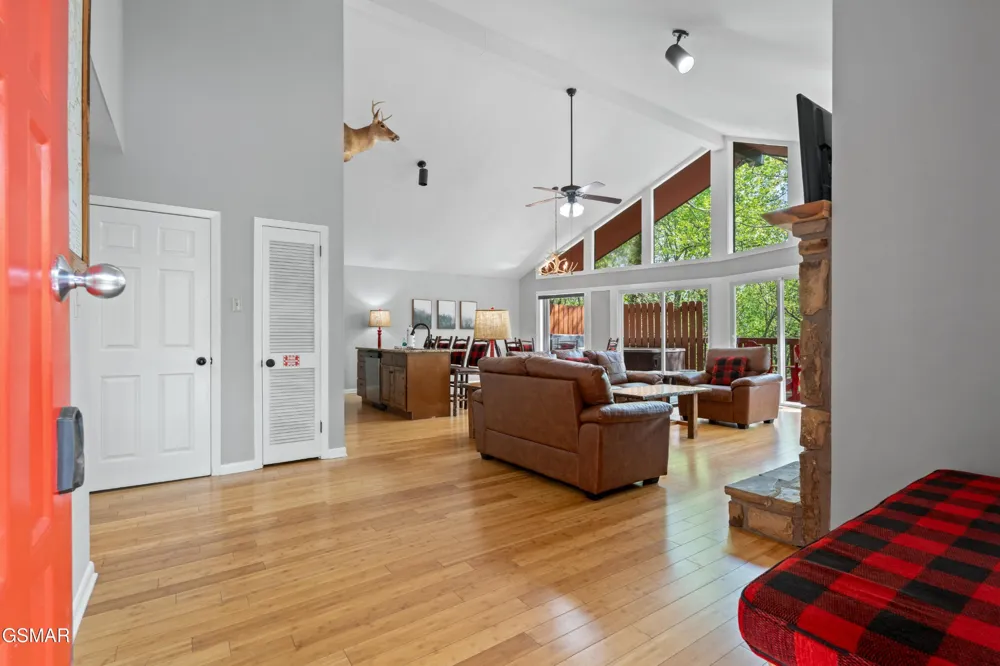 913 Echo Place Gatlinburg, TN 37738