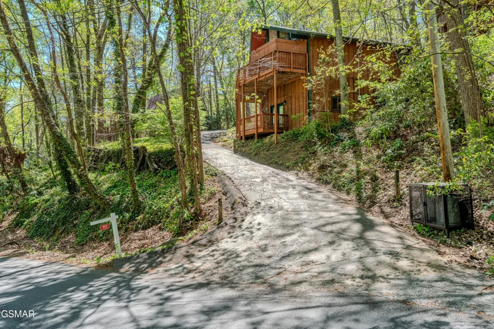 913 Echo Place Gatlinburg, TN 37738