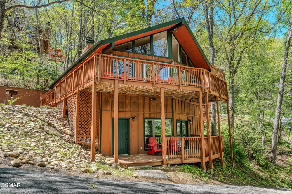 913 Echo Place Gatlinburg, TN 37738