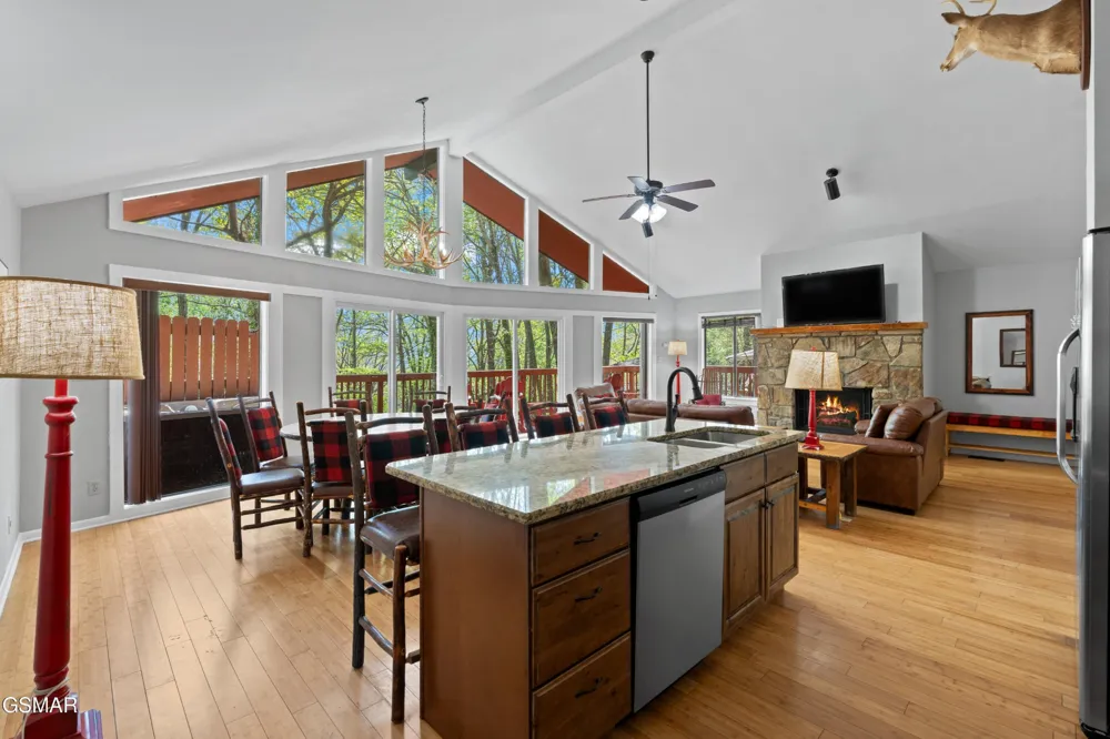 913 Echo Place Gatlinburg, TN 37738