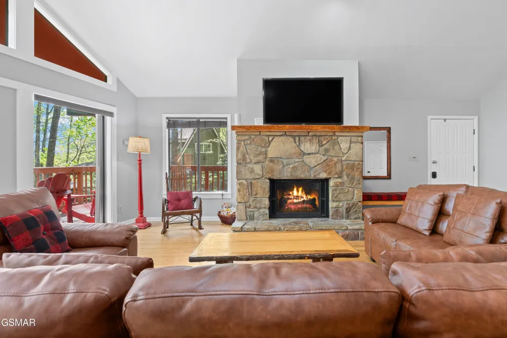 913 Echo Place Gatlinburg, TN 37738
