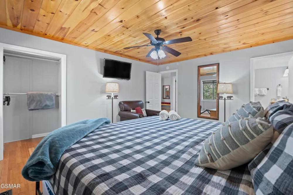 913 Echo Place Gatlinburg, TN 37738