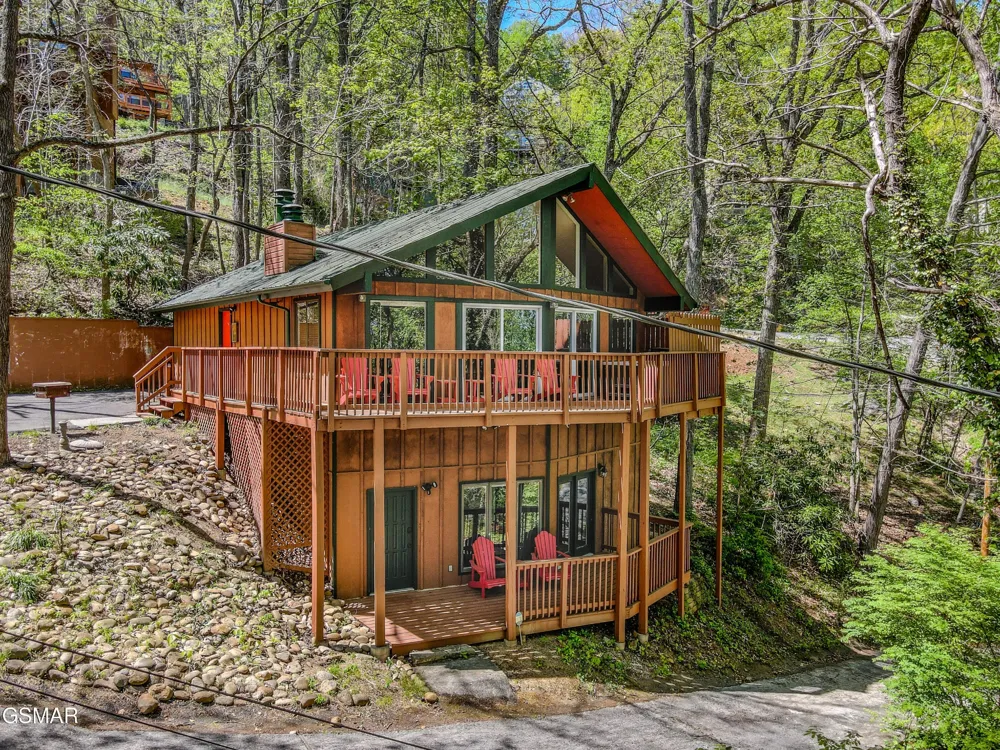 913 Echo Place Gatlinburg, TN 37738
