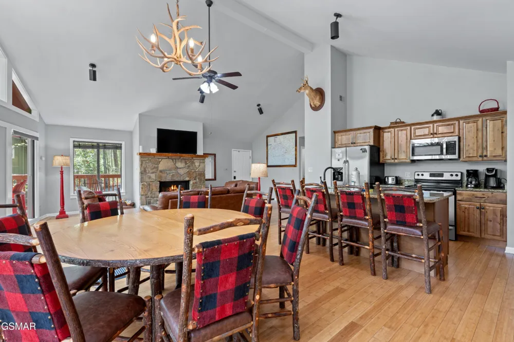 913 Echo Place Gatlinburg, TN 37738