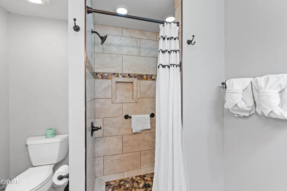 913 Echo Place Gatlinburg, TN 37738