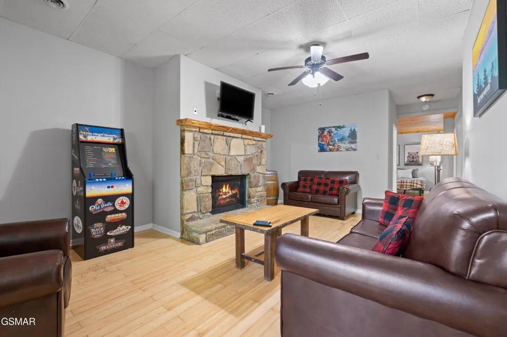 913 Echo Place Gatlinburg, TN 37738
