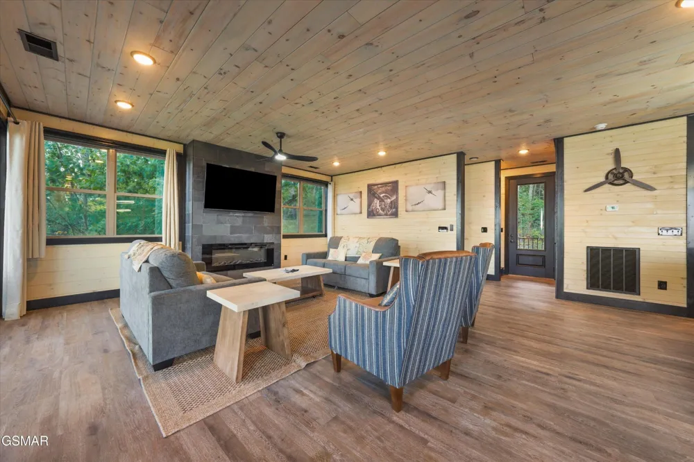 3297 Duncan Springs Road Sevierville, TN 37876