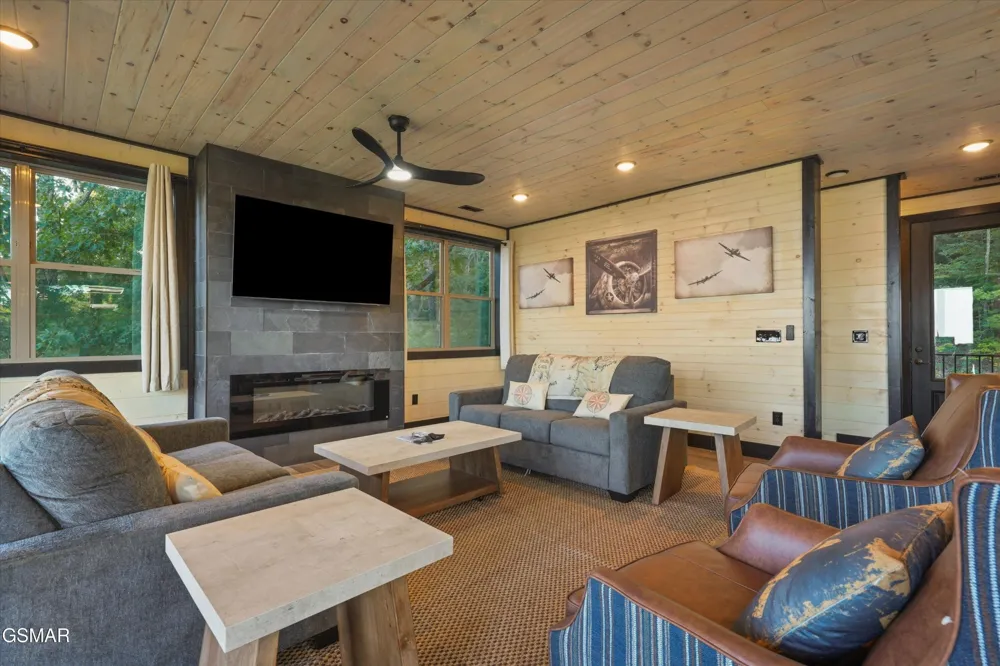 3297 Duncan Springs Road Sevierville, TN 37876