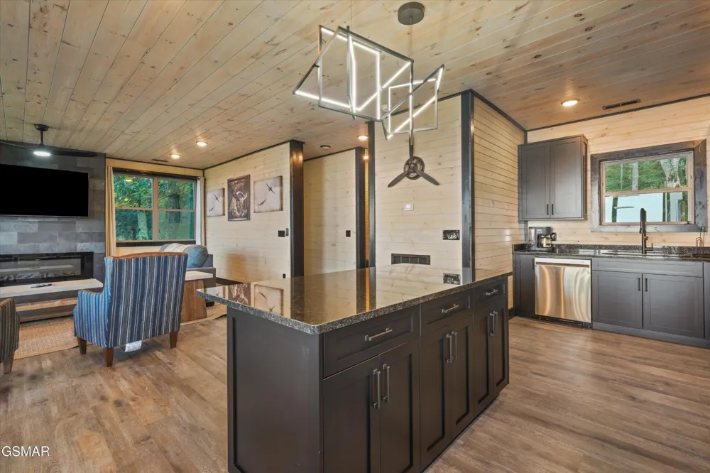 3297 Duncan Springs Road Sevierville, TN 37876
