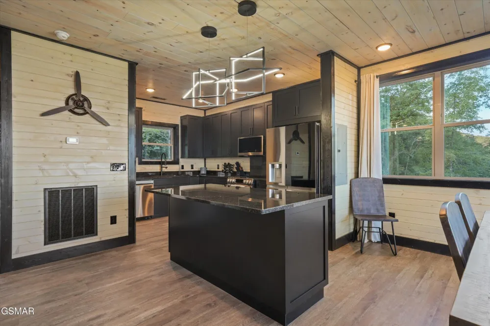 3297 Duncan Springs Road Sevierville, TN 37876
