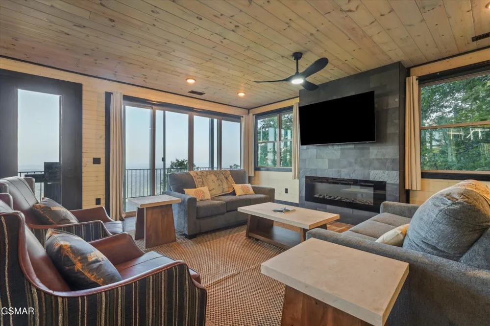 3297 Duncan Springs Road Sevierville, TN 37876