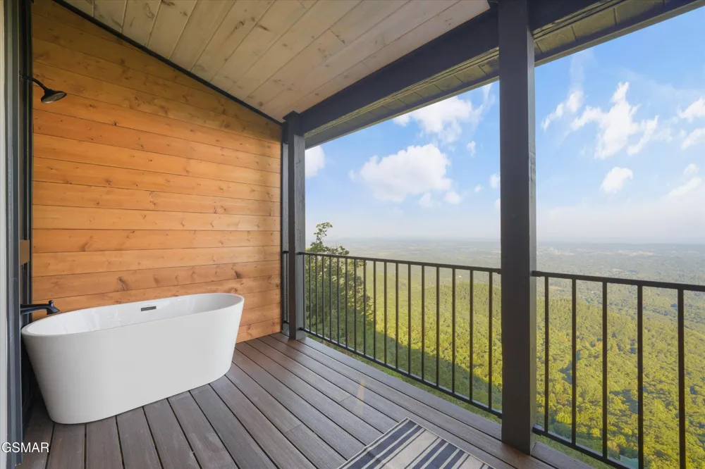 3297 Duncan Springs Road Sevierville, TN 37876