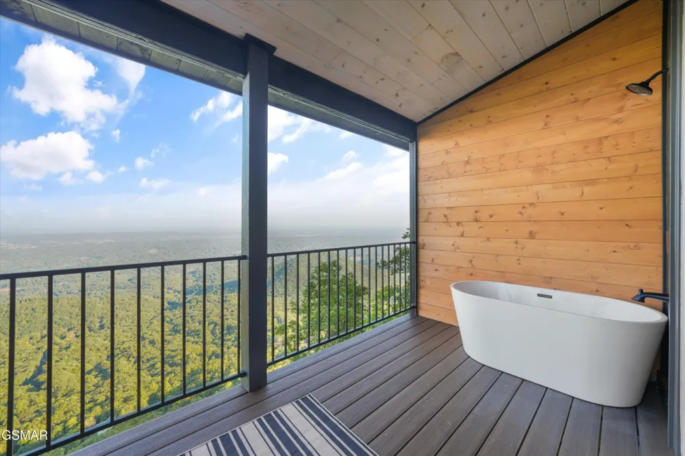 3297 Duncan Springs Road Sevierville, TN 37876