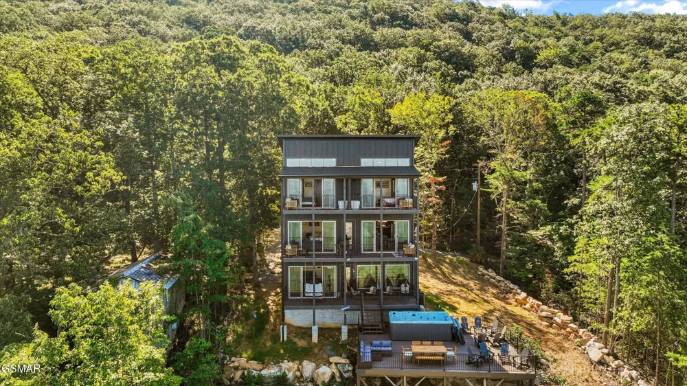 3297 Duncan Springs Road Sevierville, TN 37876