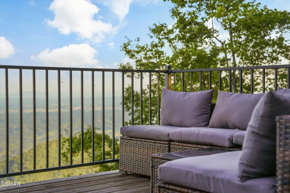 3297 Duncan Springs Road Sevierville, TN 37876