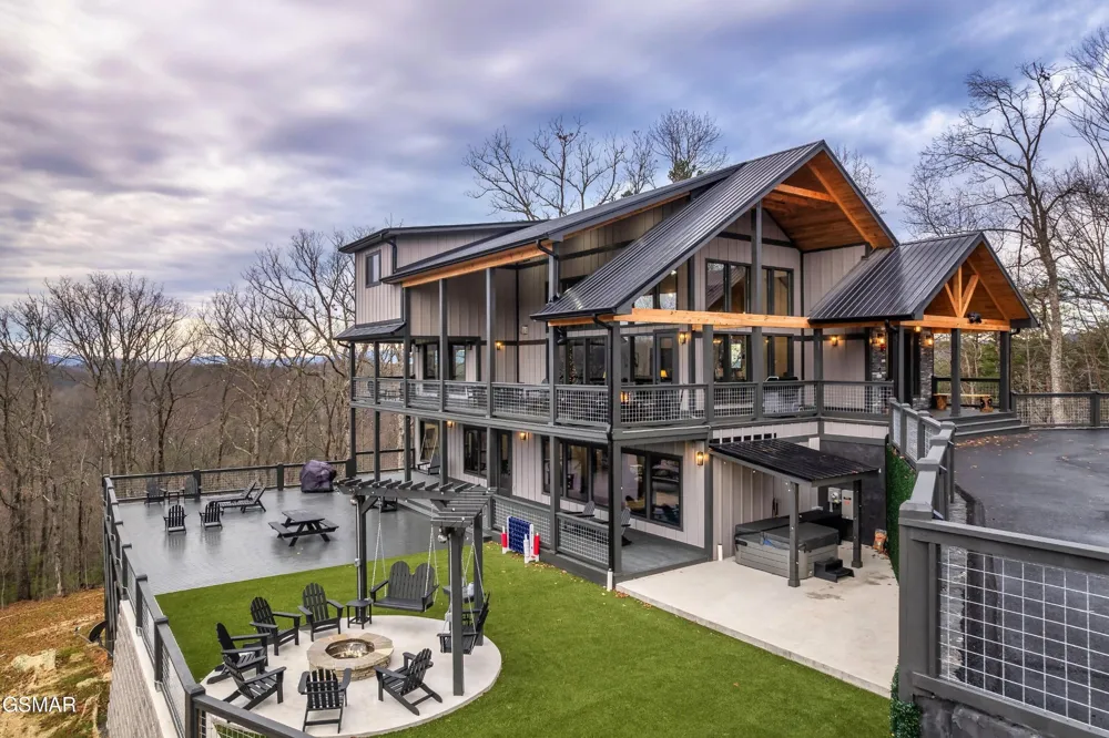 77 Flintlock Lane Sevierville, TN 37862