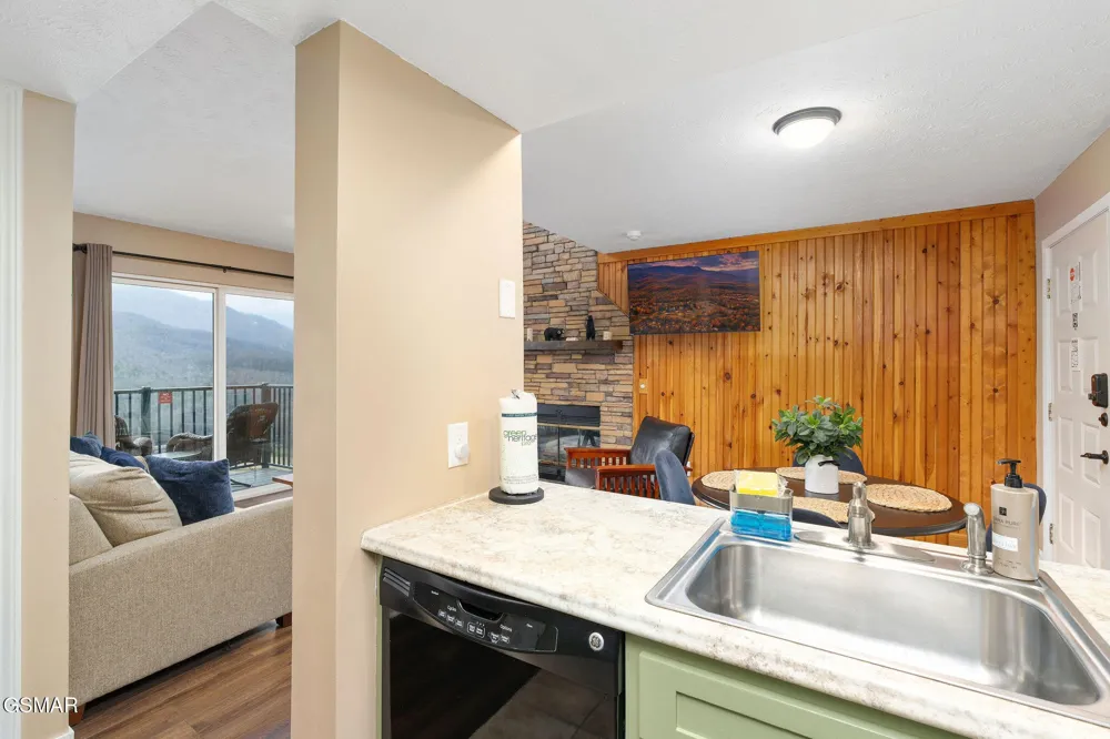3710 Weber Road #307C Gatlinburg, TN 37738