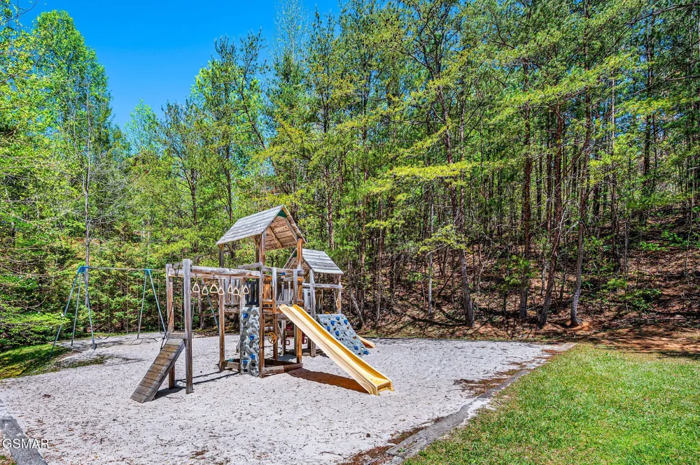 3710 Weber Road #307C Gatlinburg, TN 37738