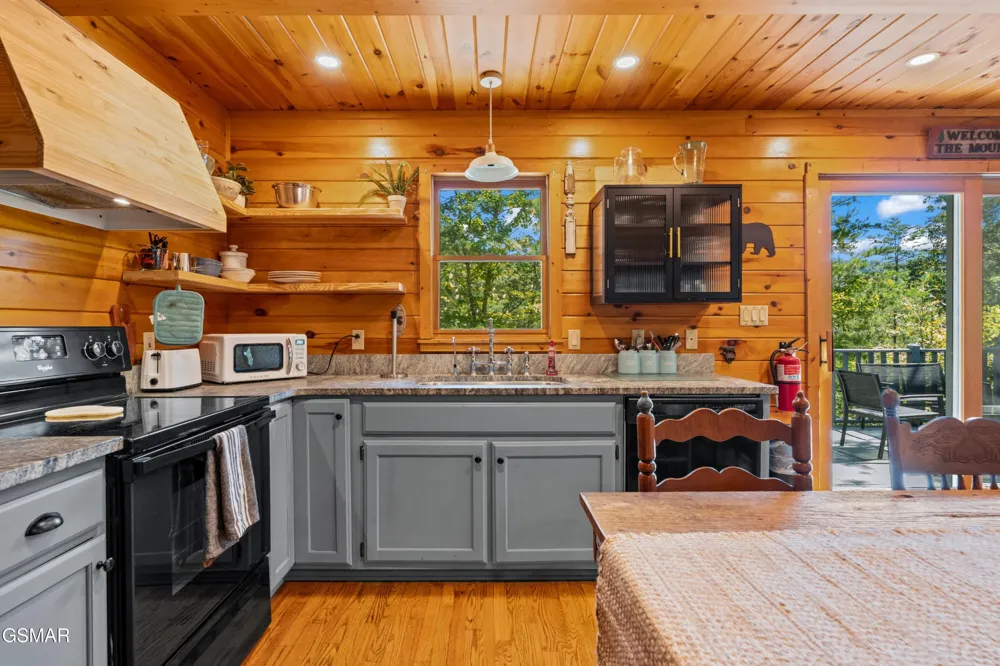 3956 Millers Ridge Way Sevierville, TN 37862