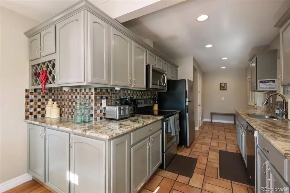 991 E Cottonwood Avenue Centennial, CO 80121