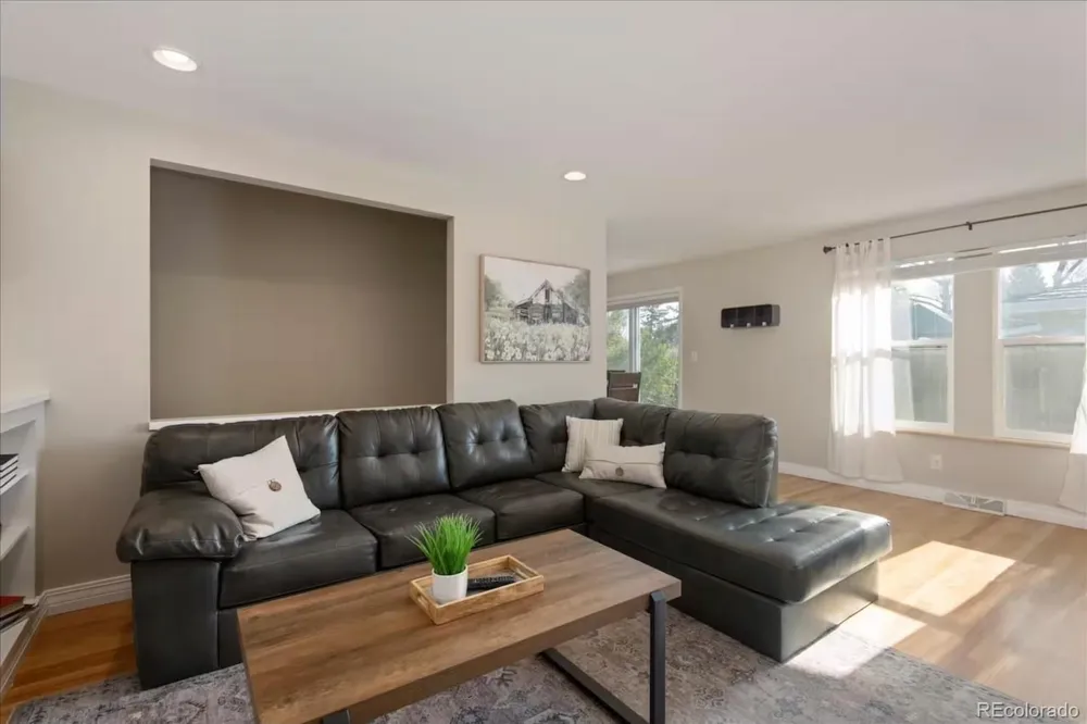 991 E Cottonwood Avenue Centennial, CO 80121