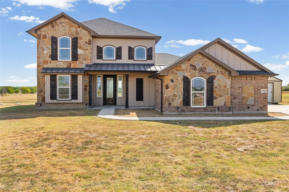 5720 County Road 1017 Joshua, TX 76058