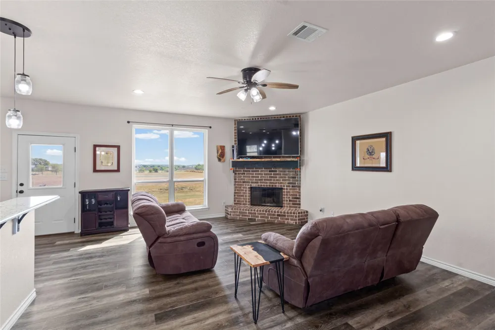 5720 County Road 1017 Joshua, TX 76058