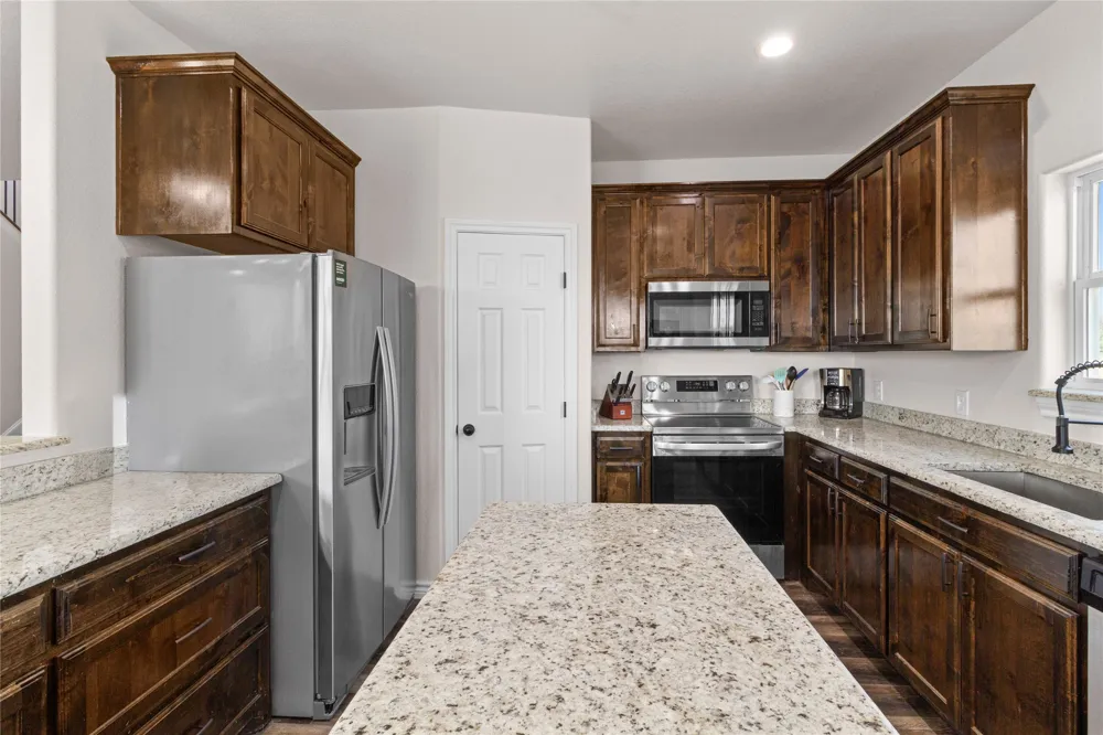 5720 County Road 1017 Joshua, TX 76058