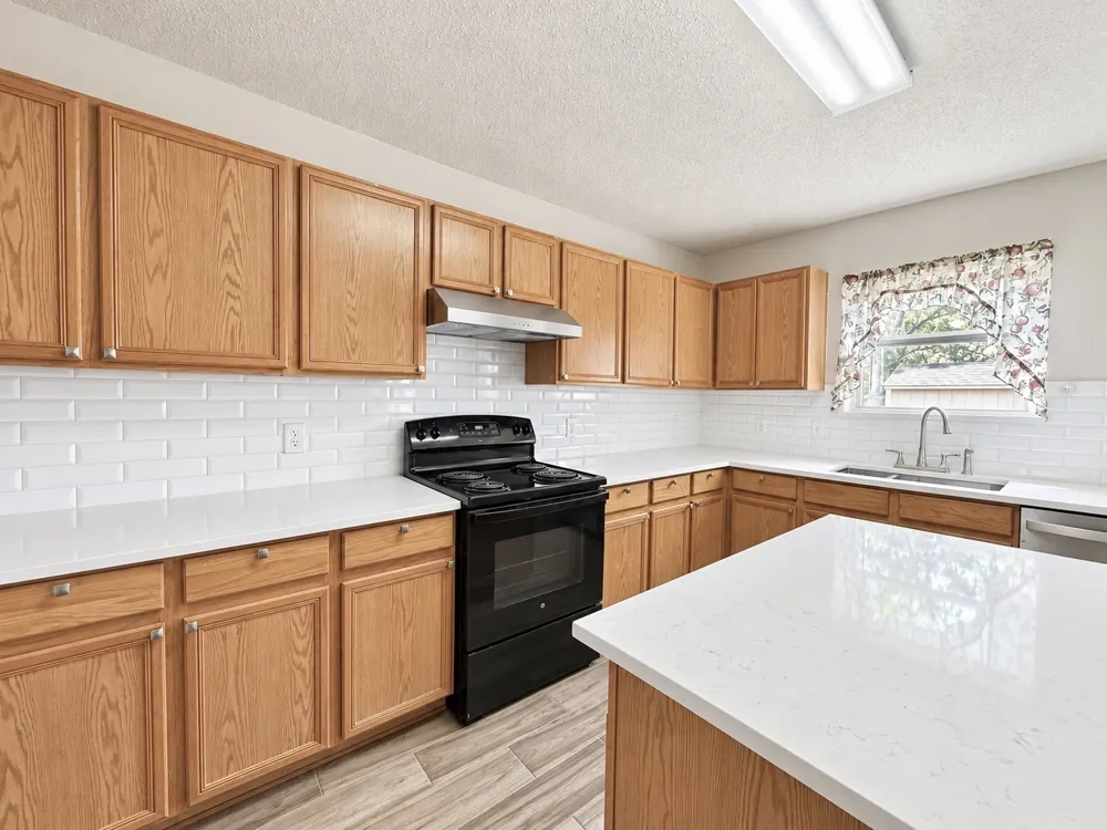 14800 Ledgeview Court Balch Springs, TX 75180