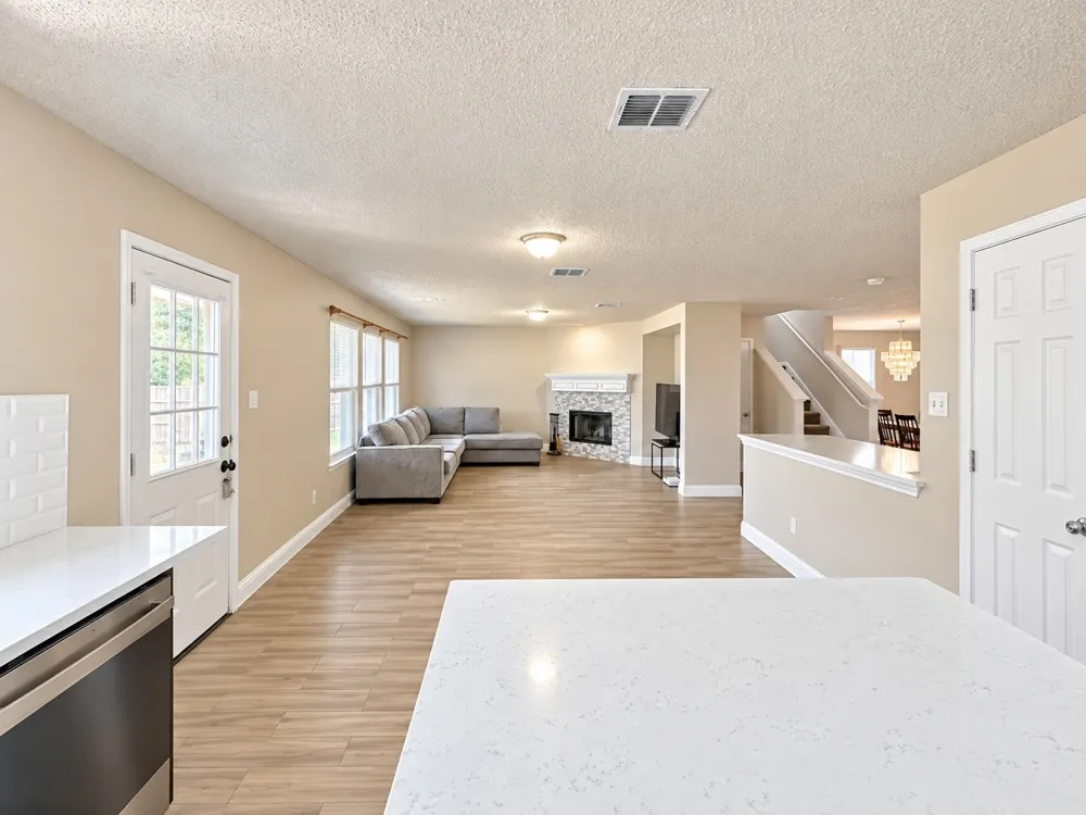 14800 Ledgeview Court Balch Springs, TX 75180