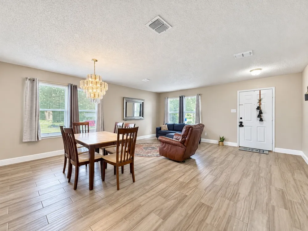 14800 Ledgeview Court Balch Springs, TX 75180