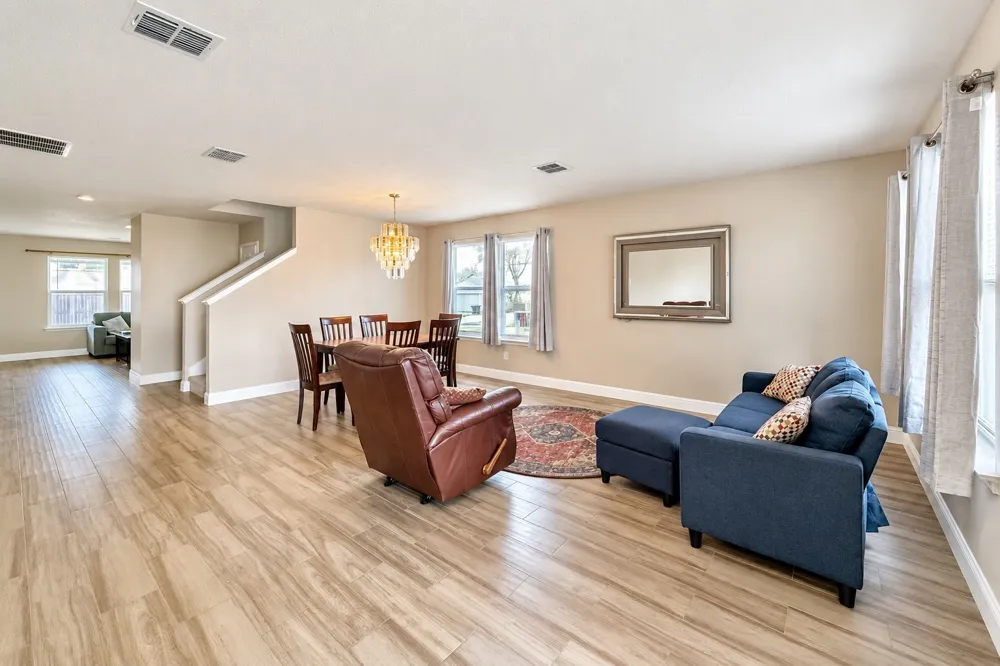 14800 Ledgeview Court Balch Springs, TX 75180