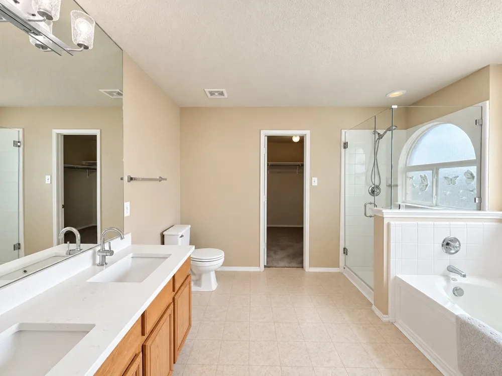14800 Ledgeview Court Balch Springs, TX 75180
