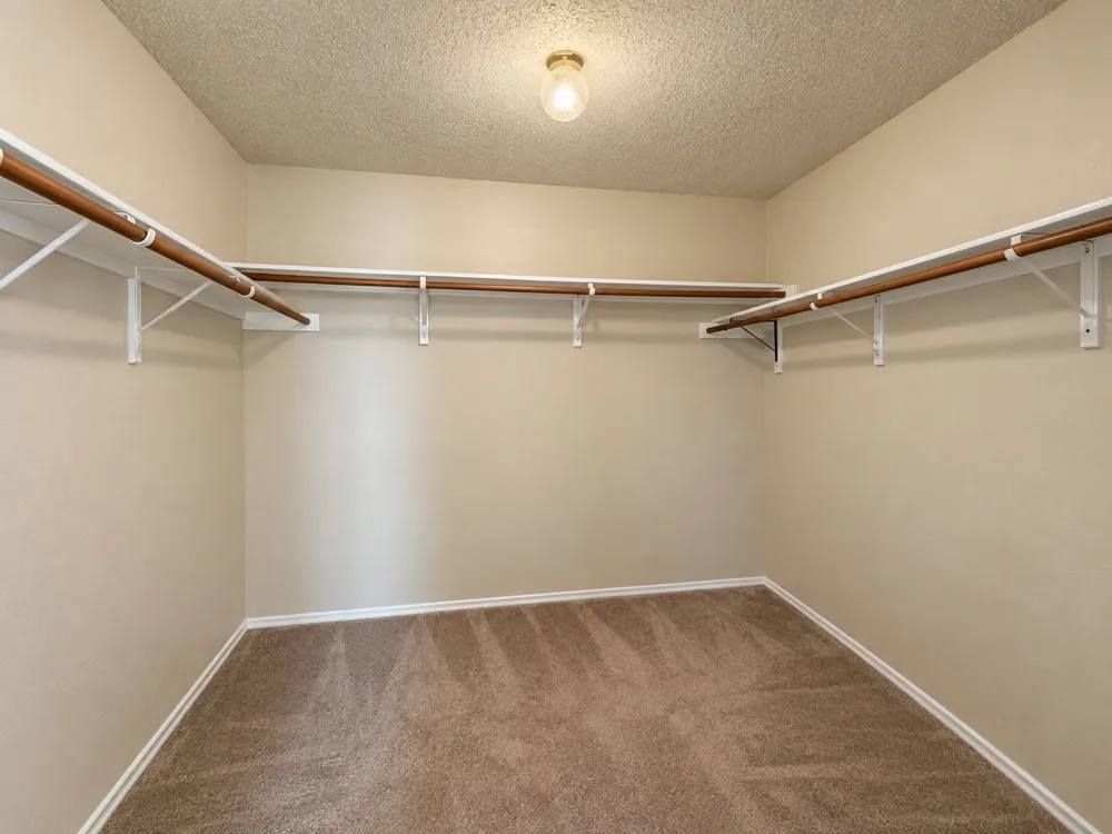 14800 Ledgeview Court Balch Springs, TX 75180