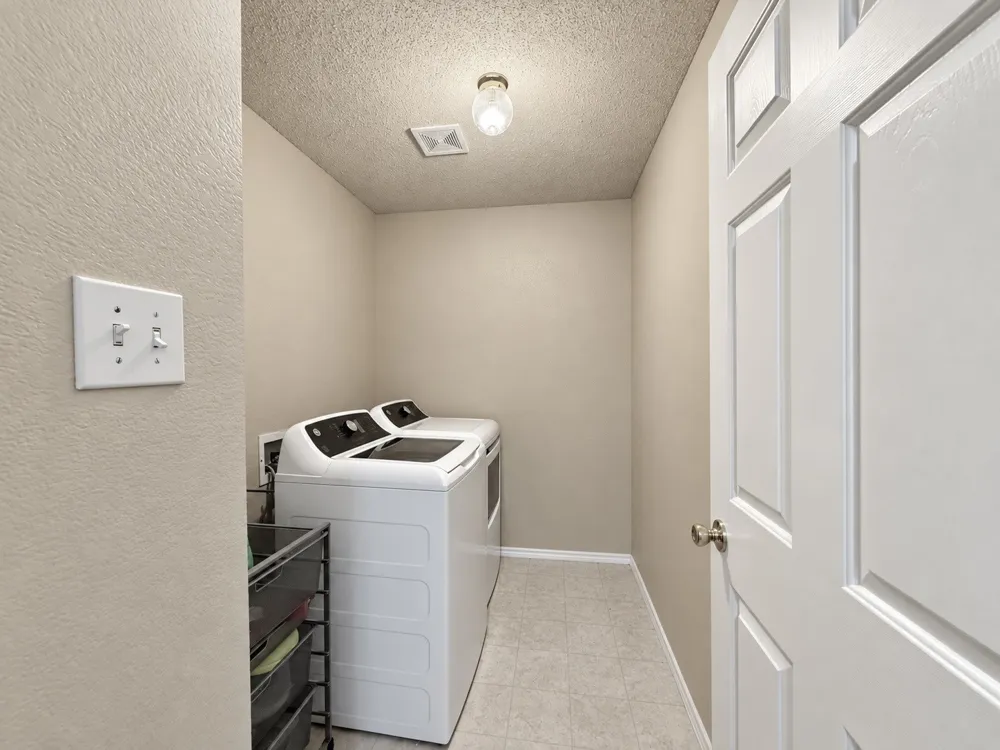14800 Ledgeview Court Balch Springs, TX 75180