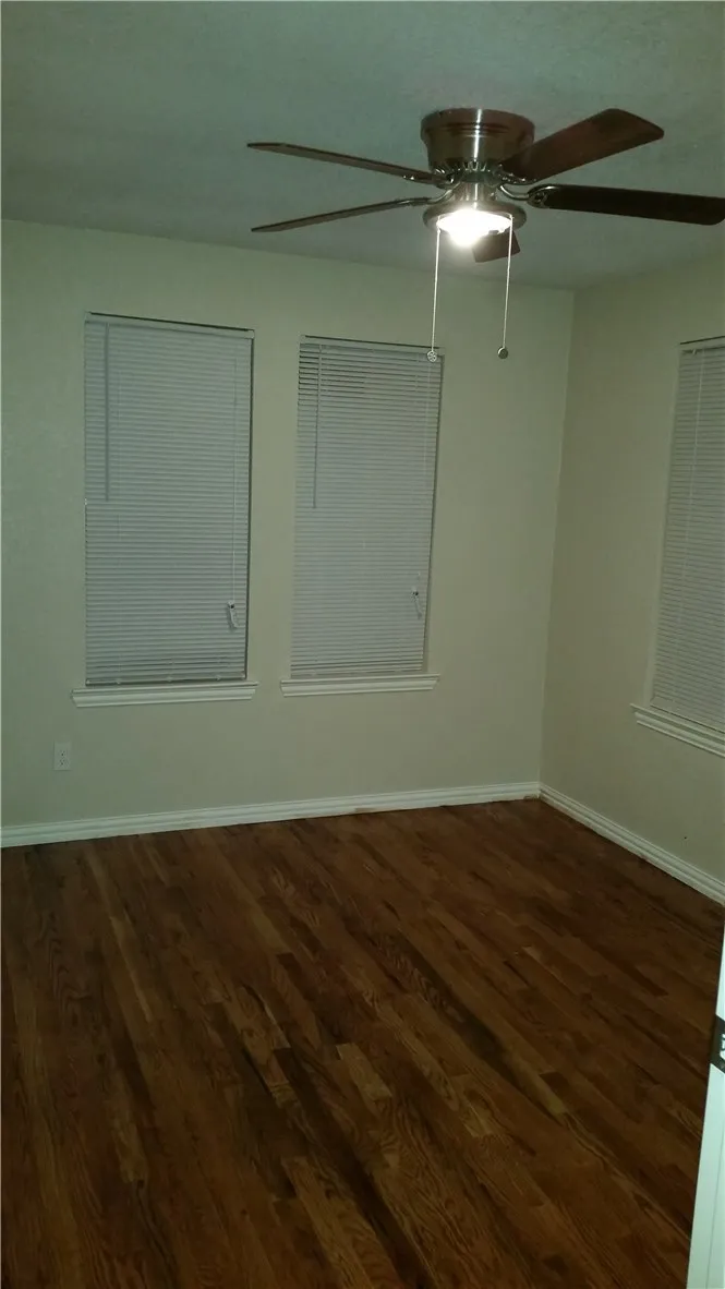 1925 W 10th Street Dallas, TX 75208