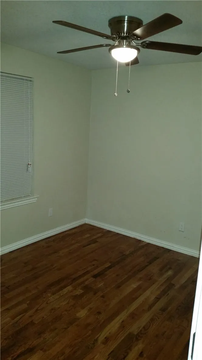 1925 W 10th Street Dallas, TX 75208