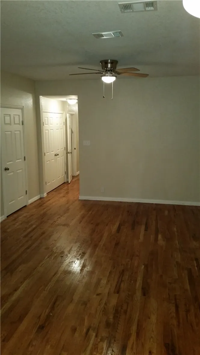 1925 W 10th Street Dallas, TX 75208